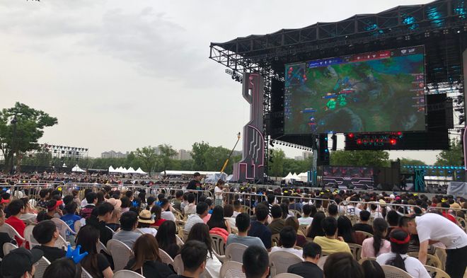 随着工作强 随着工作强